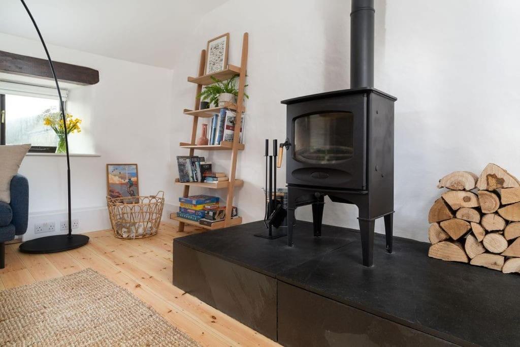 Porthcurno Barns, The Cart Lodge - Cosy Cottage, Walk To Porthcurno Beach, Pedn Vouder & Minack Theatre 彭赞斯 外观 照片